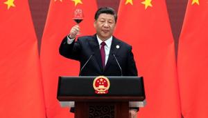Chinese President Xi Jinping raises his glass and proposes a toast at the end of his speech during the welcome banquet, after the welcome ceremony of leaders attending the Belt and Road Forum at the Great Hall of the People in Beijing, China, April 26, 2019(REUTERS) Chinese President Xi Jinping raises his glass and proposes a toast at the end of his speech during the welcome banquet, after the welcome ceremony of leaders attending the Belt and Road Forum at the Great Hall of the People in Beijing, China, April 26, 2019(REUTERS)