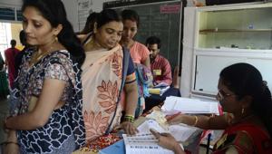 121 polling booths in Jharkhand are being managed by women in the fourth phase of Lok Sabha elections 2019.(HT File Photo)