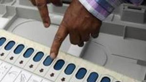 Voting was delayed at booth number 162 of Malad West in Mumbai after a glitch in EVM was detected.(AFP FIle)