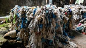 India, United Kingdom and several countries have taken steps to curb the use of plastic amid growing concerns over pollution, but claims that some bags are biodegradable don’t stand up to scrutiny.(AFP File Photo) India, United Kingdom and several countries have taken steps to curb the use of plastic amid growing concerns over pollution, but claims that some bags are biodegradable don’t stand up to scrutiny.(AFP File Photo)