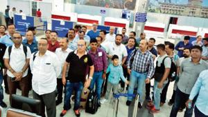 The SpiceJet flight that was scheduled to depart at 8 pm on Sunday (April 28), took off the next day at 10 30 am.(HT Photo) The SpiceJet flight that was scheduled to depart at 8 pm on Sunday (April 28), took off the next day at 10 30 am.(HT Photo)