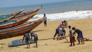 Fishermen anchor their boats after they were advised not to venture into the sea in the view of cyclonic storm ‘Fani’, at Puri beach, Tuesday, April 30, 2019.(PTI Photo) Fishermen anchor their boats after they were advised not to venture into the sea in the view of cyclonic storm ‘Fani’, at Puri beach, Tuesday, April 30, 2019.(PTI Photo)