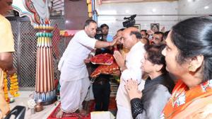 Union home minister Rajnath Singh at a temple in Lucknow.(HT Photo) Union home minister Rajnath Singh at a temple in Lucknow.(HT Photo)
