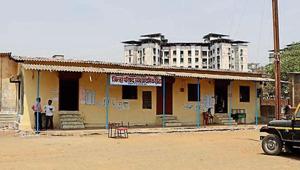 A relatively empty polling booth in Kalyan East on Monday.(Rishikesh Choudhary/HT Photo) A relatively empty polling booth in Kalyan East on Monday.(Rishikesh Choudhary/HT Photo)