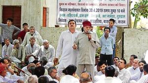 On Tuesday, over 300 people, including women, from 72 villages gathered at Shaheed Park.(HT Photo) On Tuesday, over 300 people, including women, from 72 villages gathered at Shaheed Park.(HT Photo)
