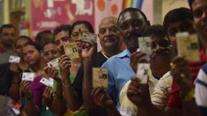 Voters stand in a queue to cast their vote at Colaba Municipal School on Monday, March 29.(HT Photo) Voters stand in a queue to cast their vote at Colaba Municipal School on Monday, March 29.(HT Photo)