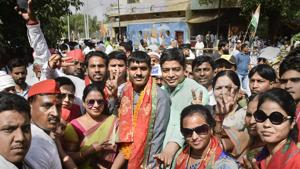 SC asks ECI to look into the grievances raised by sacked BSF jawan and SP Candidate Tej Bahadur whose candidature from Varanasi was cancelled. he was contesting against PM Narendra Modi(PTI) SC asks ECI to look into the grievances raised by sacked BSF jawan and SP Candidate Tej Bahadur whose candidature from Varanasi was cancelled. he was contesting against PM Narendra Modi(PTI)