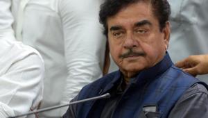 As per the affidavit, Sinha has movable assets of Rs 8.60 crore and immovable assets of Rs 103.61 crore while his wife Poonam Shatrughan Sinha has movable assets of Rs 18.67 crore and immovable assets of Rs 62.65 crore.(Mohd Zakir/HT PHOTO) As per the affidavit, Sinha has movable assets of Rs 8.60 crore and immovable assets of Rs 103.61 crore while his wife Poonam Shatrughan Sinha has movable assets of Rs 18.67 crore and immovable assets of Rs 62.65 crore.(Mohd Zakir/HT PHOTO)
