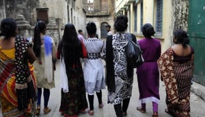 n compliance with the court’s order, the police and the district administration claimed that evacuation notices had been served to the owners of the dwellings where the sex workers were staying.(HT Photo) n compliance with the court’s order, the police and the district administration claimed that evacuation notices had been served to the owners of the dwellings where the sex workers were staying.(HT Photo)