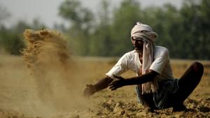 Snacks and beverages maker PepsiCo India Holdings Pvt Ltd has decided to withdraw lawsuits it had filed against nine Gujarat farmers for allegedly growing a potato variety owned by the company without its permission.Photo by Deepak Gupta/Hindustan Times Snacks and beverages maker PepsiCo India Holdings Pvt Ltd has decided to withdraw lawsuits it had filed against nine Gujarat farmers for allegedly growing a potato variety owned by the company without its permission.Photo by Deepak Gupta/Hindustan Times