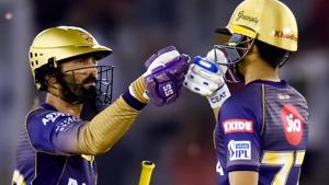 Kolkata Knight Riders (KKR) players Dinesh Karthik and Shubman Gill celebrate their victory against Kings XI Punjab.(PTI) Kolkata Knight Riders (KKR) players Dinesh Karthik and Shubman Gill celebrate their victory against Kings XI Punjab.(PTI)