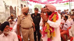 Congress’ Sangrur candidate Kewal Singh Dhillon is facing tough questions during poll campaign, especially from unemployed youth.(HT Photo) Congress’ Sangrur candidate Kewal Singh Dhillon is facing tough questions during poll campaign, especially from unemployed youth.(HT Photo)