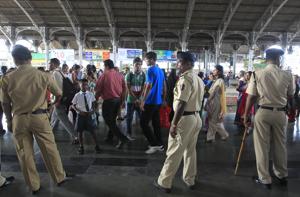 The GRP staff strength in the city and suburbs is 3,700, which has remained stagnant since 1982.(Hindustan Times) The GRP staff strength in the city and suburbs is 3,700, which has remained stagnant since 1982.(Hindustan Times)