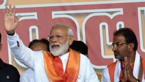 Maharashtra Navnirman Sena (MNS) chief Raj Thackeray on Sunday hit out at Prime Minister (PM) Narendra Modi for alleging that former PM Rajiv Gandhi died as he was “corrupt number 1” , saying the nation “will not forgive him for the remark”.(ANI) Maharashtra Navnirman Sena (MNS) chief Raj Thackeray on Sunday hit out at Prime Minister (PM) Narendra Modi for alleging that former PM Rajiv Gandhi died as he was “corrupt number 1” , saying the nation “will not forgive him for the remark”.(ANI)