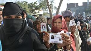 A voter turnout of 63.5 per cent was recorded in the fifth phase of the Lok Sabha elections, which is the lowest in all the phases so far, Election Commission data shows. (Photo by Sakib Ali /Hindustan Times)