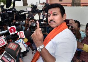 Union minister and BJP candidiate Rajyavardhan Singh Rathore shows his inked finger after casting his vote at a polling station, during the fifth phase of the 2019 Lok Sabha elections, in Jaipur, Monday, May 6, 2019.(PTI file photo) Union minister and BJP candidiate Rajyavardhan Singh Rathore shows his inked finger after casting his vote at a polling station, during the fifth phase of the 2019 Lok Sabha elections, in Jaipur, Monday, May 6, 2019.(PTI file photo)