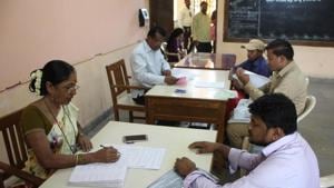 Out of the total 67,706 seats declared in the first lottery which was declared on April 8, only 44,110 admissions have been taken in the state. Here, parents wait for verification of forms at a centre, ahead of getting admission under the RTE Act .(HT PHOTO) Out of the total 67,706 seats declared in the first lottery which was declared on April 8, only 44,110 admissions have been taken in the state. Here, parents wait for verification of forms at a centre, ahead of getting admission under the RTE Act .(HT PHOTO)