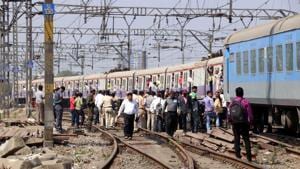 Passengers travelling on local trains on the Central Railway (CR) network were inconvenienced on Sunday owing to maintenance blocks, which were operated on its main and harbour lines.(Photo by Rishikesh Choudhary/HT) Passengers travelling on local trains on the Central Railway (CR) network were inconvenienced on Sunday owing to maintenance blocks, which were operated on its main and harbour lines.(Photo by Rishikesh Choudhary/HT)