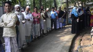 Voters stands in queue to cast their vote during the fifth phase of Lok Sabha Election.(ANI photo)