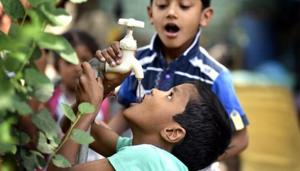 It was a hot Sunday in the national capital with the maximum temperature being recorded at 39.8 degrees Celsius, a notch above the normal.(Raj K Raj/HT PHOTO) It was a hot Sunday in the national capital with the maximum temperature being recorded at 39.8 degrees Celsius, a notch above the normal.(Raj K Raj/HT PHOTO)