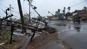 Fallen utility poles are pictured after Cyclone Fani hit Puri, Odisha, May 3(REUTERS) Fallen utility poles are pictured after Cyclone Fani hit Puri, Odisha, May 3(REUTERS)