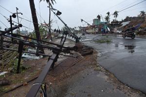 Odisha CM Naveen Patnaik has to install as many as 1.56 lakh electric poles. Mobile connectivity in Puri and adjoining districts have entirely collapsed(REUTERS) Odisha CM Naveen Patnaik has to install as many as 1.56 lakh electric poles. Mobile connectivity in Puri and adjoining districts have entirely collapsed(REUTERS)