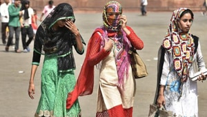 The maximum temperature recorded in Jammu was 40.1 degrees Celsius — 3.3 notches above the normal during this time of the season, a Met Department official said.(HT Photo) The maximum temperature recorded in Jammu was 40.1 degrees Celsius — 3.3 notches above the normal during this time of the season, a Met Department official said.(HT Photo)