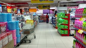 Grocery, which is the biggest retail category in the country, is pegged at USD 400 billion with e-commerce accounting for 0.5 percent of it.(HT Photo) Grocery, which is the biggest retail category in the country, is pegged at USD 400 billion with e-commerce accounting for 0.5 percent of it.(HT Photo)