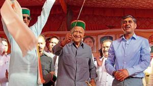 Former chief minister Virbhadra Singh along with Congress candidate from Kangra seat Pawan Kajal during an election campaign at Jwali in Kangra district on Monday, May 6, 2019.(HT Photo) Former chief minister Virbhadra Singh along with Congress candidate from Kangra seat Pawan Kajal during an election campaign at Jwali in Kangra district on Monday, May 6, 2019.(HT Photo)