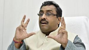 A day after Bharatiya Janata Party (BJP) general secretary Ram Madhav hinted at the party’s assessment that it may fall short of majority, its ally in Maharashtra, Shiv Sena, echoed the view, saying it could be difficult for the ruling party to form the next government on its own.(Saumya Khandelwal/HT PHOTO) A day after Bharatiya Janata Party (BJP) general secretary Ram Madhav hinted at the party’s assessment that it may fall short of majority, its ally in Maharashtra, Shiv Sena, echoed the view, saying it could be difficult for the ruling party to form the next government on its own.(Saumya Khandelwal/HT PHOTO)