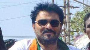 Babul Supriyo invited artiste and former TMC lawmaker Kabir Suman to an open debate on politics in West Bengal but received an unusual proposal.(PTI/File Photo) Babul Supriyo invited artiste and former TMC lawmaker Kabir Suman to an open debate on politics in West Bengal but received an unusual proposal.(PTI/File Photo)