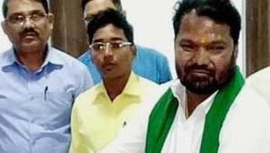 JMM’s Jagarnath Mahto (in white kurta) filing nomination papers for Giridih Lok Sabha seat in Bokaro on Saturday April 20,2019-(HT File Photo)