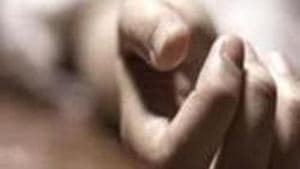 A 23-year-old woman was found dead on the tracks between Diva and Kopar stations at 1.30am on Thursday. A 23-year-old woman was found dead on the tracks between Diva and Kopar stations at 1.30am on Thursday.