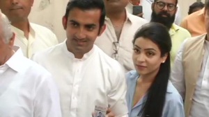 Gambhir also posted a photograph with him and his wife Natasha Jain holding their voter’ ID card as they queued up to vote in a polling booth on Old Rajendra Nagar.(ANI) Gambhir also posted a photograph with him and his wife Natasha Jain holding their voter’ ID card as they queued up to vote in a polling booth on Old Rajendra Nagar.(ANI)