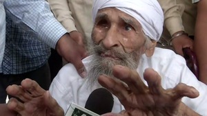 Delhi’s oldest voter, 111-year old Bachan Singh, after casting his vote at a polling booth in Sant Garh(ANI) Delhi’s oldest voter, 111-year old Bachan Singh, after casting his vote at a polling booth in Sant Garh(ANI)