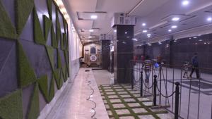 Newly designed lobby between platforms 14 and 15 at CSMT.(HT Photo) Newly designed lobby between platforms 14 and 15 at CSMT.(HT Photo)