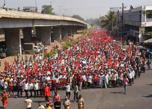 Agrarian distress has been one of the major issues raised by the opposition in the run up to the 2019 Lok Sabha Elections(Shrikant Gorde/HTPhotos) Agrarian distress has been one of the major issues raised by the opposition in the run up to the 2019 Lok Sabha Elections(Shrikant Gorde/HTPhotos)