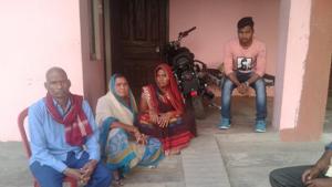 Family members of CRPF jawan Shyam Narayan Yadav who succumbed to the injuries he suffered in an encounter with terrorists in Kupwara early in March.(HT Photo)