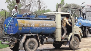 The national capital has over 1,700 unauthorised colonies with a population of around 40 lakh. Only around 14%-15% of these colonies have a sewerage network, as per the status report filed by the committee last year.(Ht Photo) The national capital has over 1,700 unauthorised colonies with a population of around 40 lakh. Only around 14%-15% of these colonies have a sewerage network, as per the status report filed by the committee last year.(Ht Photo)