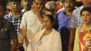 Bengal chief minister and Trinamool Congress president Mamata Banerjee launched a six-km march in Kolkata on Wednesday to protest against the vandalism that took place in the city during BJP president Amit Shah’s roadshow on Tuesday ahead of the last phase of polling.(Samir Jana) Bengal chief minister and Trinamool Congress president Mamata Banerjee launched a six-km march in Kolkata on Wednesday to protest against the vandalism that took place in the city during BJP president Amit Shah’s roadshow on Tuesday ahead of the last phase of polling.(Samir Jana)