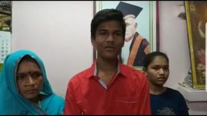 Son of a chowkidaar (watchman) Ayushman Tamrakar, 16, has topped in the MP Board class 10 exams, the result for which was announced on Wednesday.(Handout image) Son of a chowkidaar (watchman) Ayushman Tamrakar, 16, has topped in the MP Board class 10 exams, the result for which was announced on Wednesday.(Handout image)