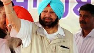 Punjab chief minister Amarinder Singh is spearheading the Congress’s electoral challenge in the state against the Shiromani Akali Dal-Bharatiya Janata Party (SAD-BJP) combine.(Sanjeev Kumar/Hindustan Times)