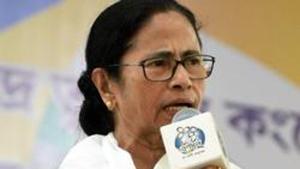 West Bengal Chief Minister Mamata Banerjee and several top TMC leaders have changed their Facebook and Twitter display picture (DP) with photo of Ishwar Chandra Vidyasagar on Wednesday to protest the desecration of the bust of the noted reformer and key figure of the Bengal Renaissance.(ANI PHOTO) West Bengal Chief Minister Mamata Banerjee and several top TMC leaders have changed their Facebook and Twitter display picture (DP) with photo of Ishwar Chandra Vidyasagar on Wednesday to protest the desecration of the bust of the noted reformer and key figure of the Bengal Renaissance.(ANI PHOTO)