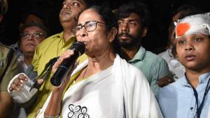Bengal chief minister Mamata Banerjee visits Vidyasagar college premise where a statue of Vidyasagar was vandalised after clashes between BJP workers and TMC members during BJP chief Amit Shah's road show in Kolkata.(HT photo) Bengal chief minister Mamata Banerjee visits Vidyasagar college premise where a statue of Vidyasagar was vandalised after clashes between BJP workers and TMC members during BJP chief Amit Shah's road show in Kolkata.(HT photo)
