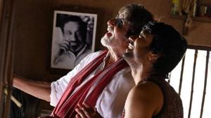 Amitabh Bachchan with SJ Suryah in Uyarntha Manithan. Amitabh Bachchan with SJ Suryah in Uyarntha Manithan.