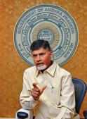 AP CM N. Chandrababu Naidu has termed as ‘disturbing’ the Election Commission’s action cutting short the election campaign in WB.(HT File Photo)