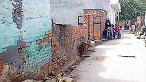 The spot where 40-year-old Rekha Singh was stabbed four times by her neighbour on Thursday.(HTPhoto) The spot where 40-year-old Rekha Singh was stabbed four times by her neighbour on Thursday.(HTPhoto)