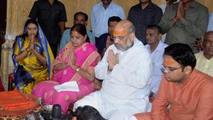 Gir Somnath: BJP National President Amit Shah along with his family members pays obeisance to Lord Shiva inside Somnath temple, at Gir Somnath district, Saturday.(PTI) Gir Somnath: BJP National President Amit Shah along with his family members pays obeisance to Lord Shiva inside Somnath temple, at Gir Somnath district, Saturday.(PTI)