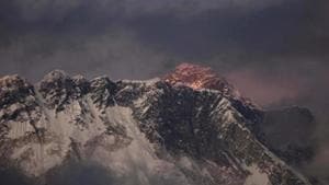 2 more Indian climbers including one soldier died on Mt Everest and Mt Makalu on Thursday(AP) 2 more Indian climbers including one soldier died on Mt Everest and Mt Makalu on Thursday(AP)