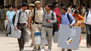The decision to conduct re-polling was taken on the basis of a report submitted by the returning officer to chief electoral officer Gopala Krishna Dwivedi, following complaints from both the YSR Congress party and the Telugu Desam Party.(HT PHOTO) The decision to conduct re-polling was taken on the basis of a report submitted by the returning officer to chief electoral officer Gopala Krishna Dwivedi, following complaints from both the YSR Congress party and the Telugu Desam Party.(HT PHOTO)